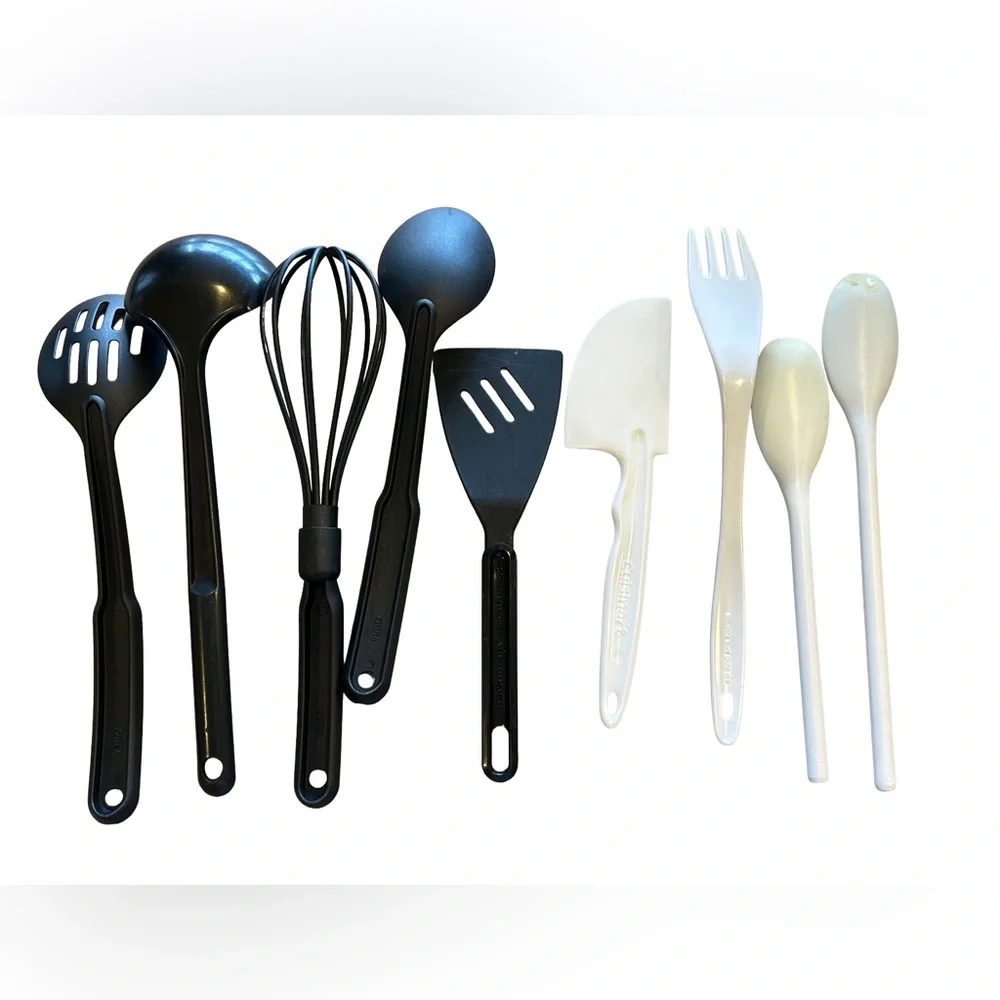 Elegant Black and White Cooking Utensil Set‎